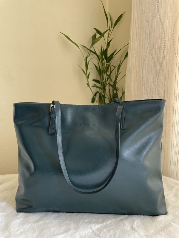 The Slender Commuter Tote