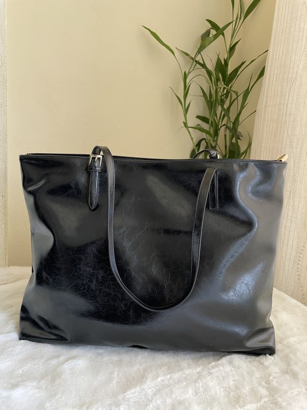 The Slender Commuter Tote